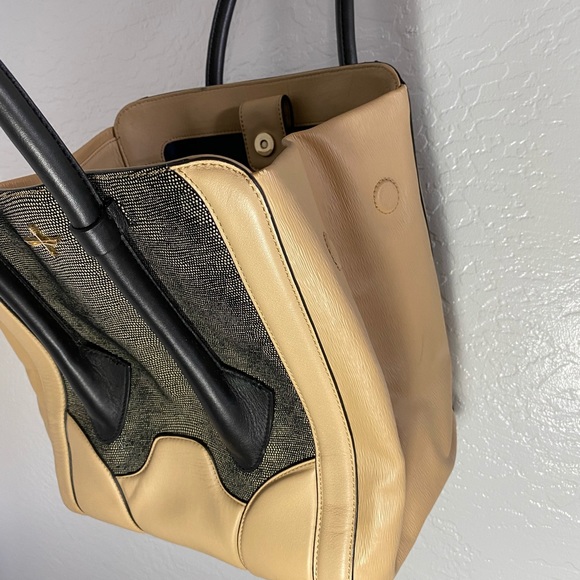 Pour La Victoire Handbag - Picture 9 of 12